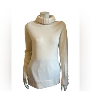 Banana Republic Turleneck Sweater Medium 100%  Extra Fine Merino Wool